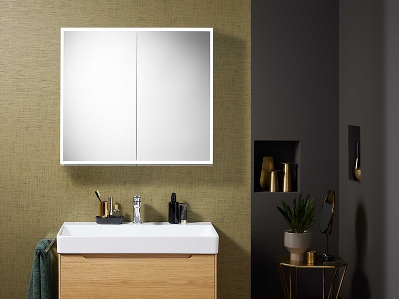Specchiera con cornice smaltata con luce LED e controllo tramite app
