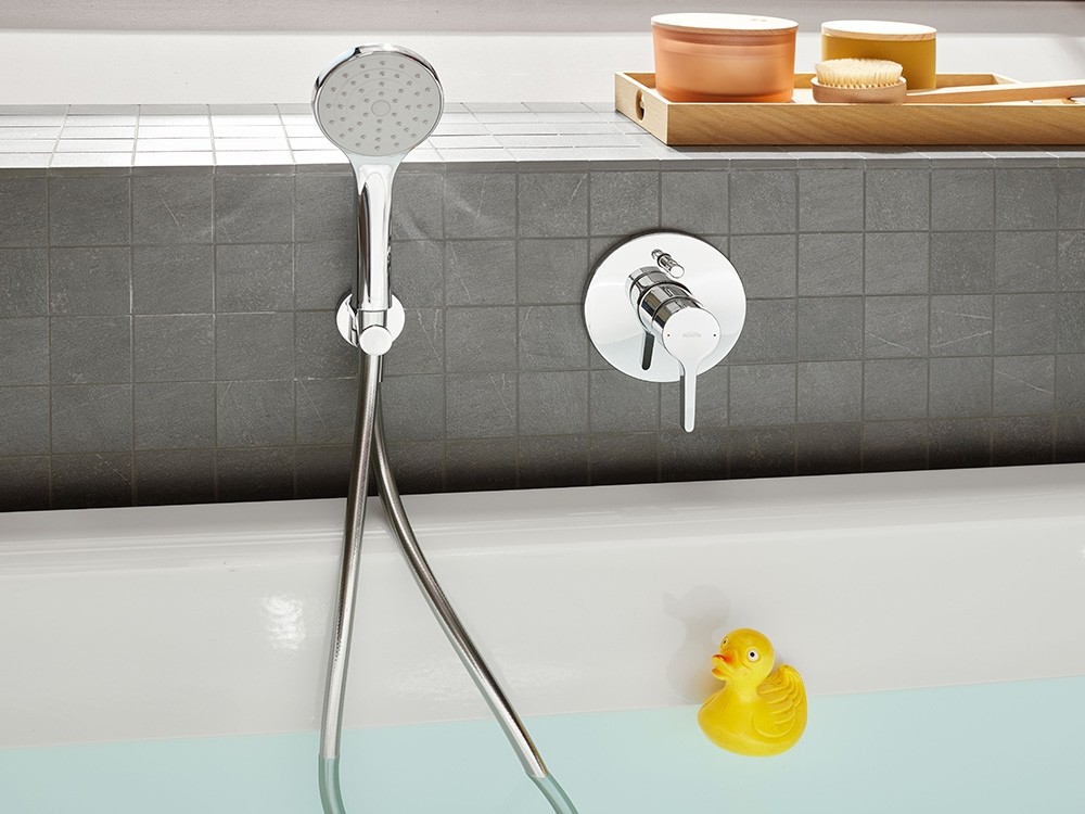 Duscharmatur und Duschbrause für Badewanne