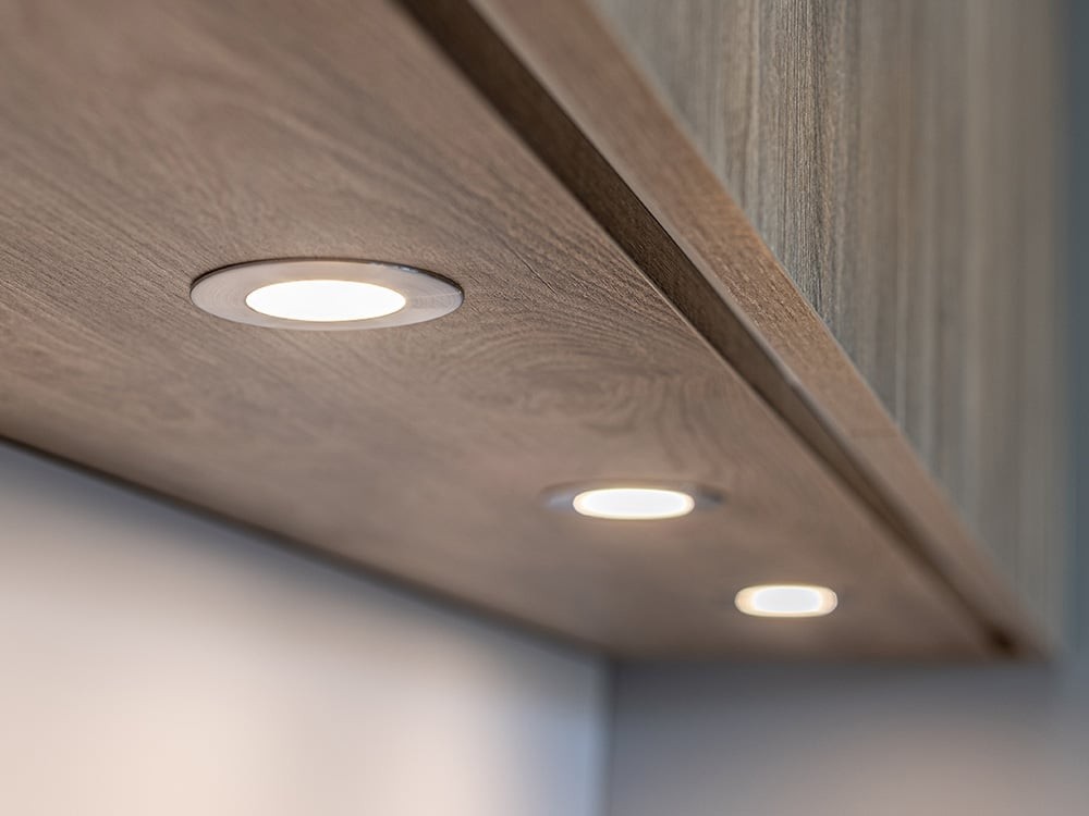beleuchtung arbeitsfläche spots in holz