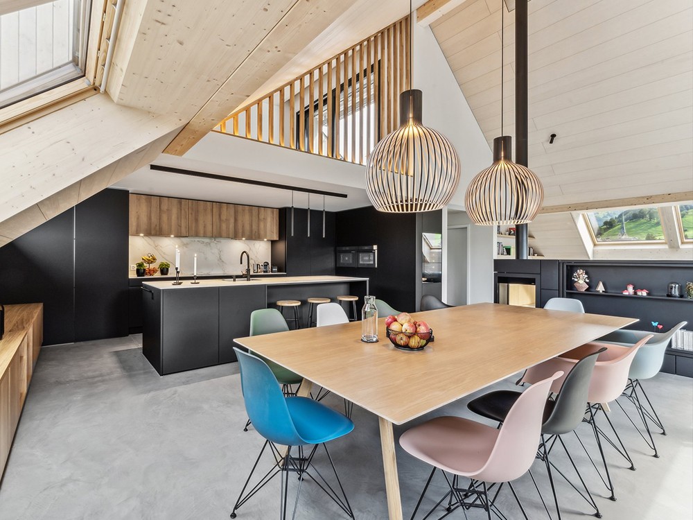 Küchenbeispiel modern, schwarz, Holz, Inselküche, Wohnküche, Keramikabdeckung