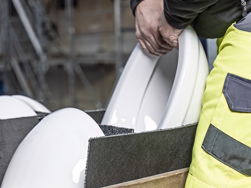 WC Keramik die neu aufbereitet wird