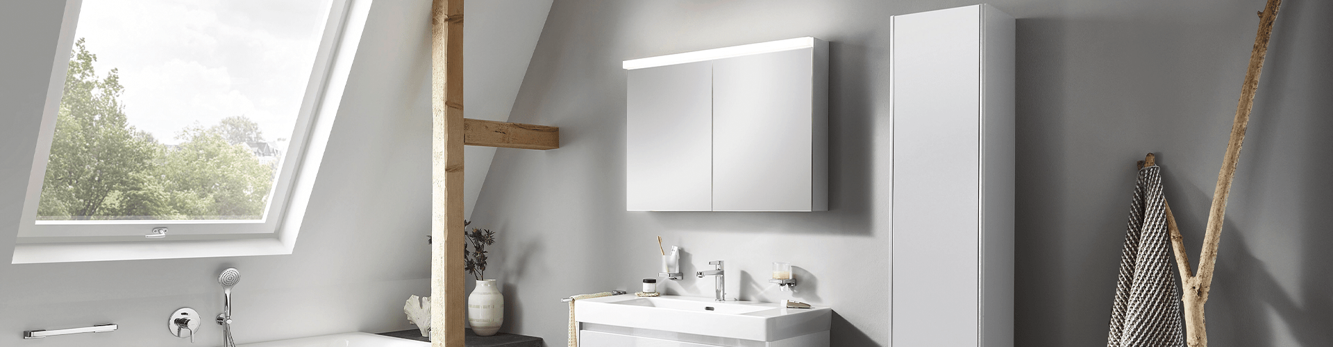 Éclairage de salle de bains : miroir lumineux