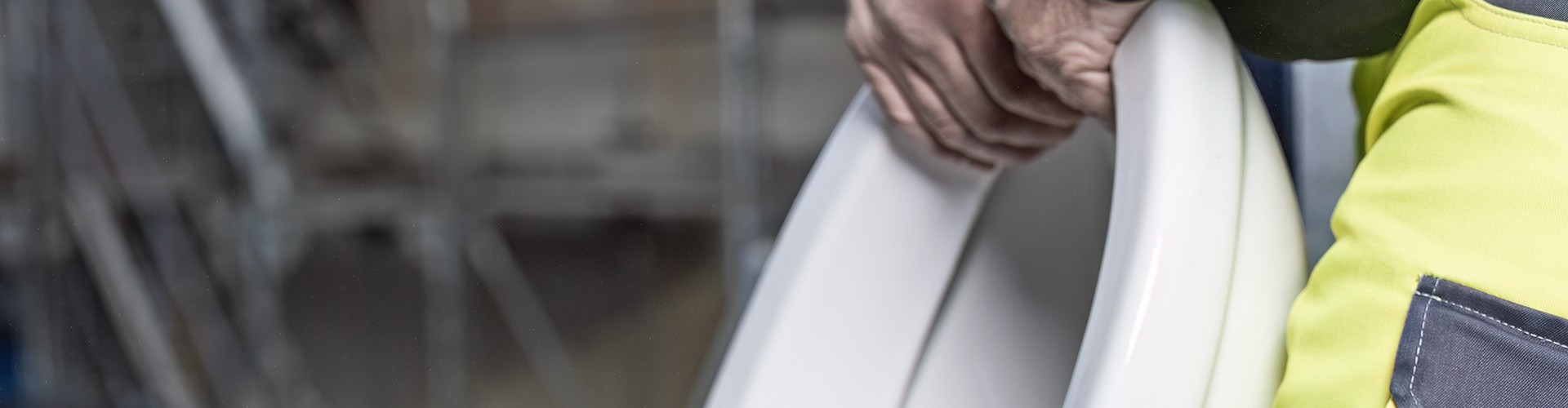Céramique de WC récupérée sur le chantier en vue d'une réutilisation