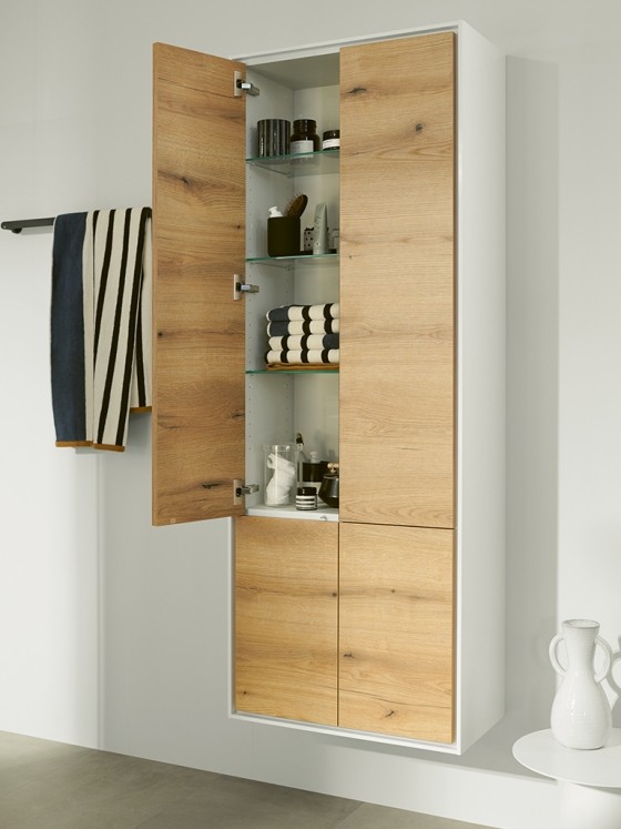 Hochschrank der Alterna armonia Serie in Holzoptik