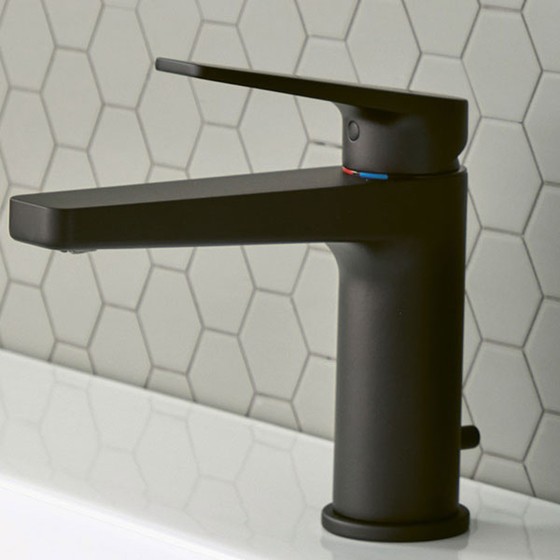 Comment nettoyer mon robinet noir ? 