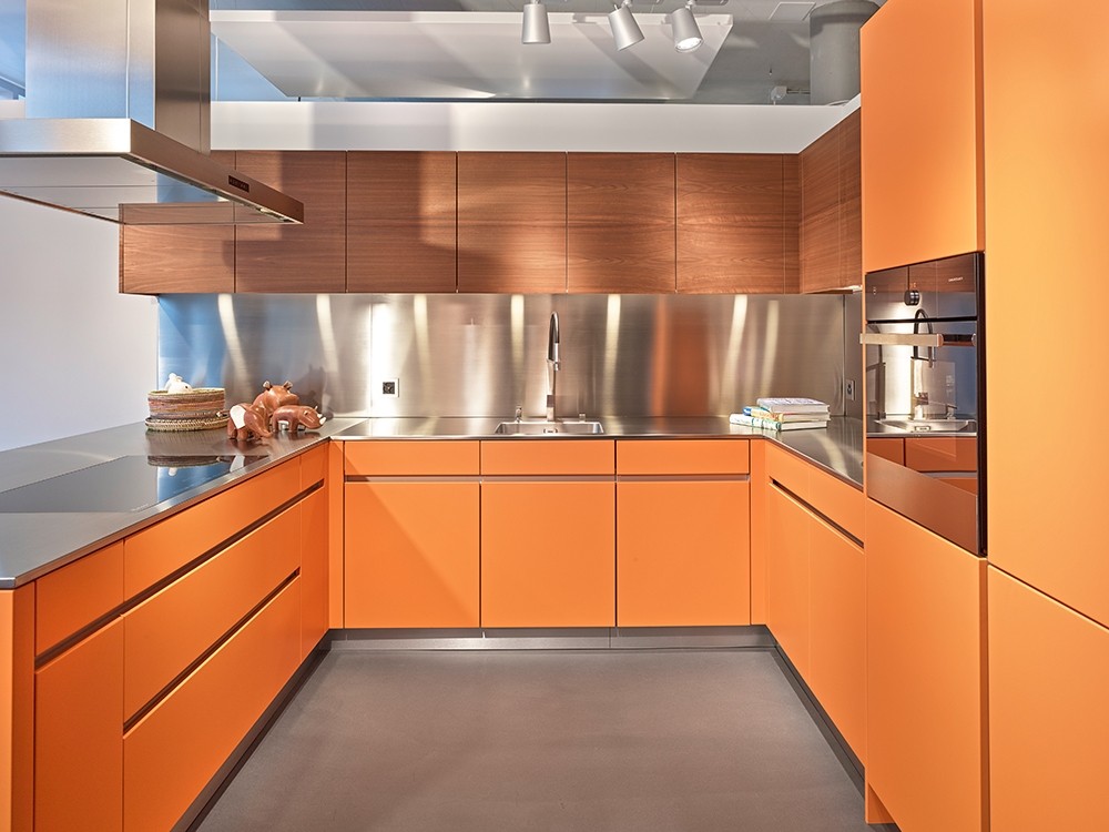 Küche orange Holz
