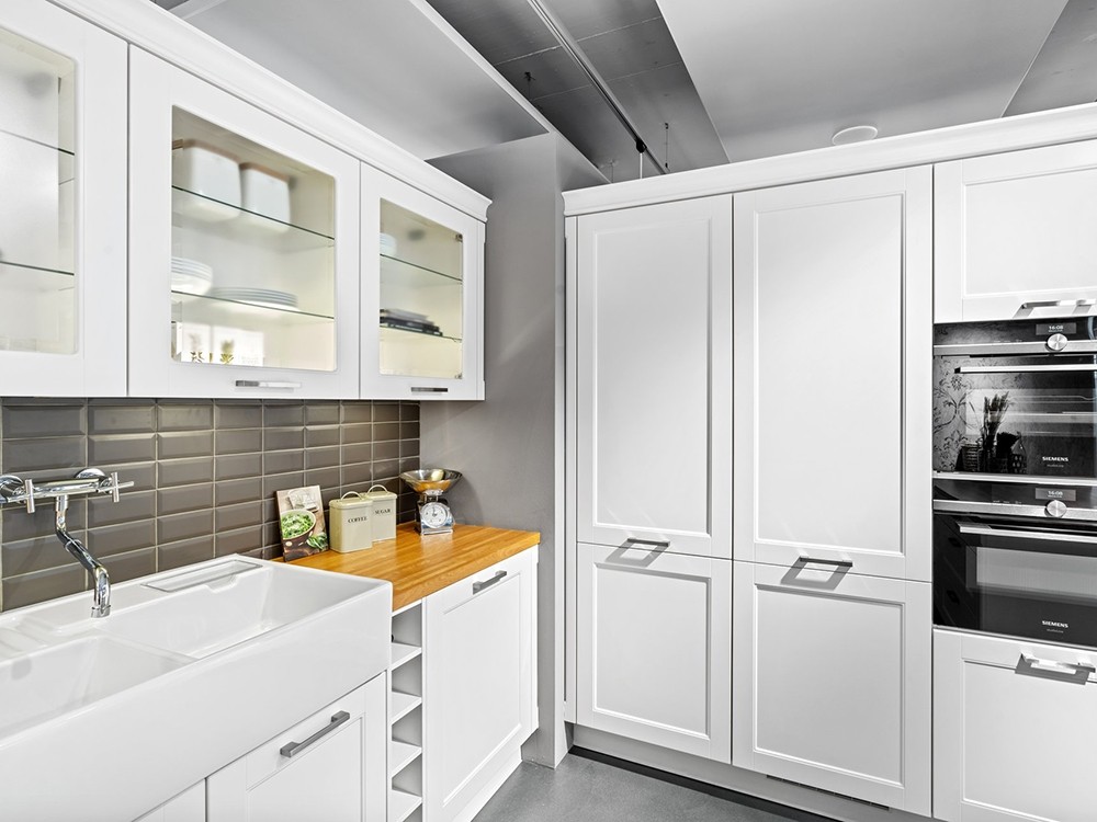 Landhaus Küche weiss grau
